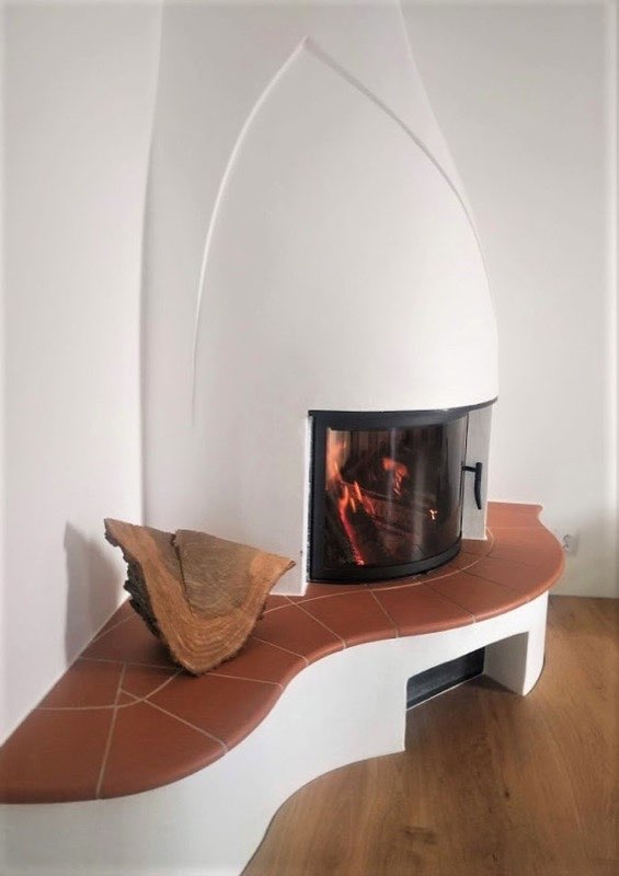 Moderní kamna s terakotou